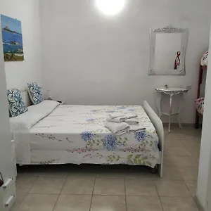  Bed & Breakfast Orazio U Vitturisi